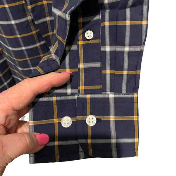 Members mark XL button down plaid shirt. No front pockets. - Picture 3 of 6